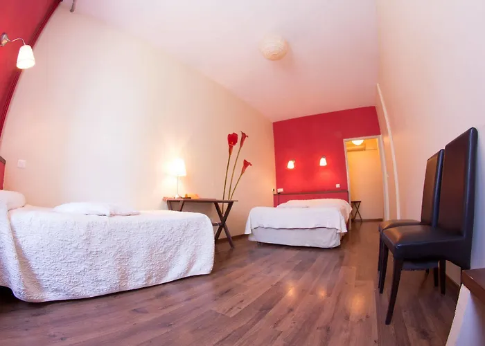 Hôtel Des Arts, Artisanal et Indépendant